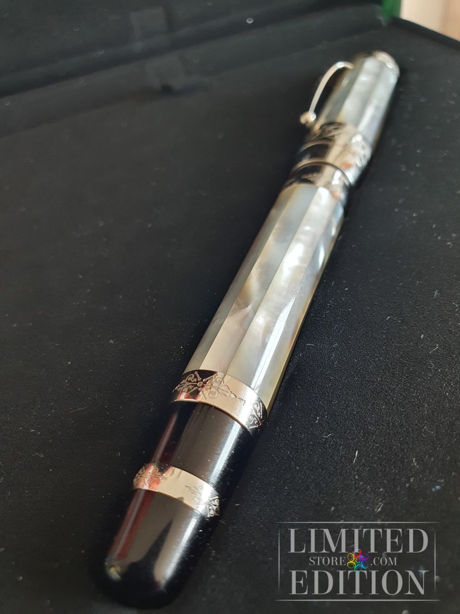 33/888 Stylo plume François 1er - Montblanc