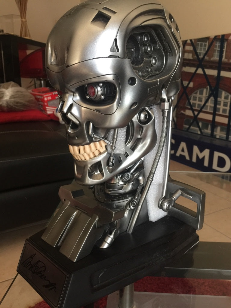 Buste Terminator T-800 signé par Arnold Schwarzenegger