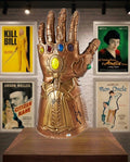 Gantelet de Thanos signé par Josh Brolin. Infinity War, EndGame. COA autographe Marvel Avengers