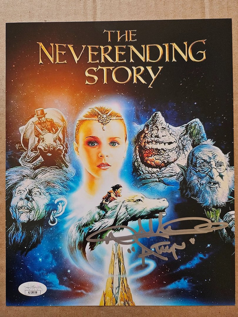Photo du film L'histoire sans fin signée par Noah Hataway