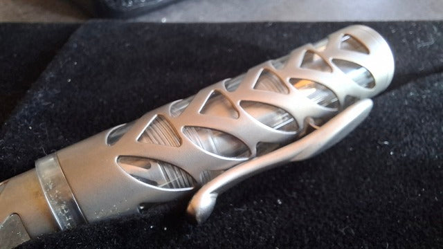 Stylo plume Visconti Skeleton Titanium Edition limitée 888