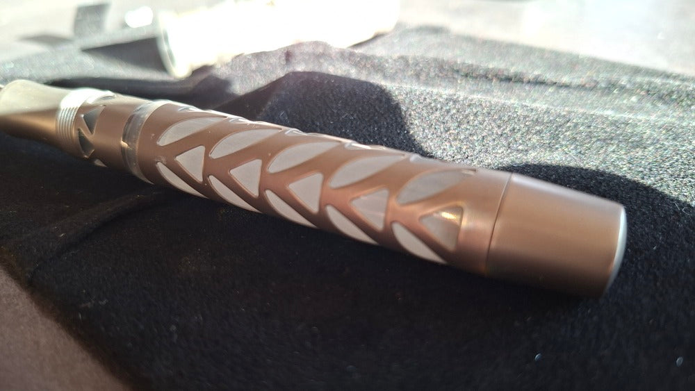Stylo plume Visconti Skeleton Titanium Edition limitée 888
