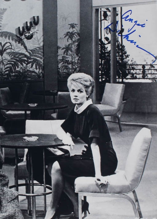 Autographe Angie Dickinson sur grande photo 40x50cm Ocean's Eleven