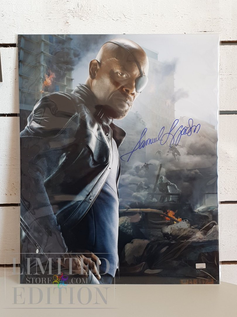 Signature Samuel L. Jackson sur photo 40x50 Nick Fury Avengers
