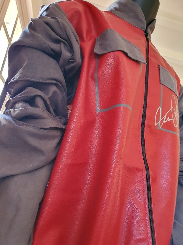 Michael J. Fox a signé le Blouson de Marty MacFly !