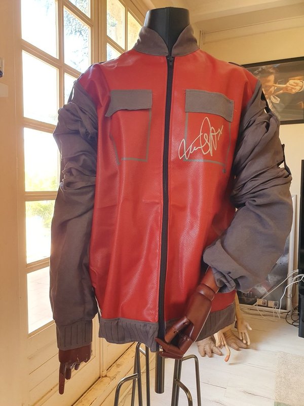 Michael J. Fox a signé le Blouson de Marty MacFly !