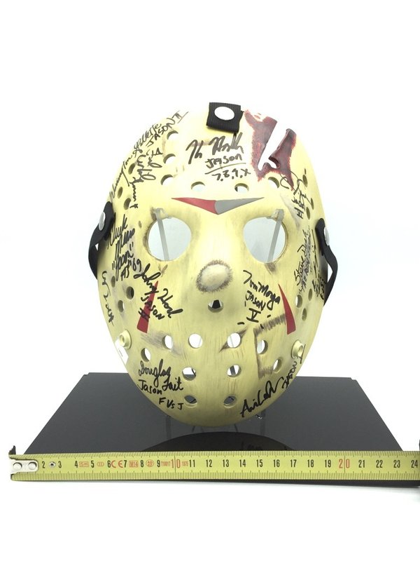 Jason's mask by full cast of Friday 13th ! The whole 12 Jason signed