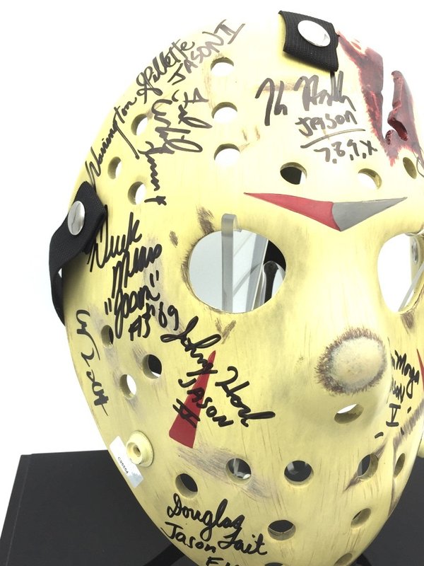 Jason's mask by full cast of Friday 13th ! The whole 12 Jason signed