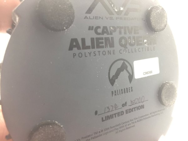 Alien Captive Queen stone statue 2 autographs