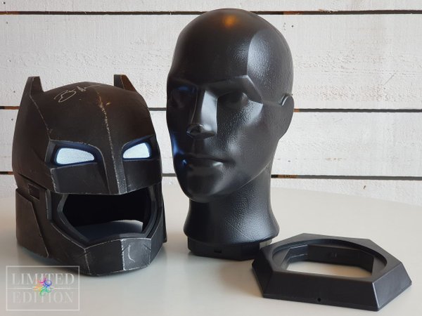 Masque Batman échelle 1:1 signé par Ben Affleck