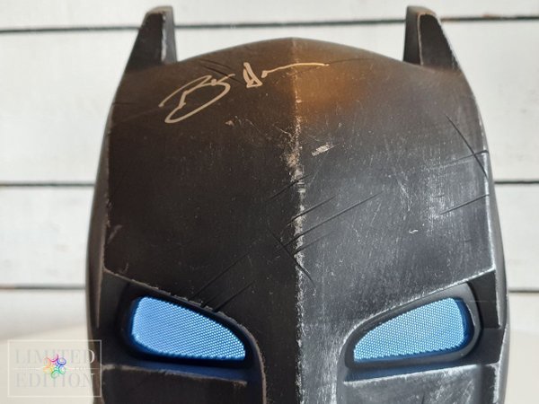 Batman mask 1:1 signed by Ben Affleck