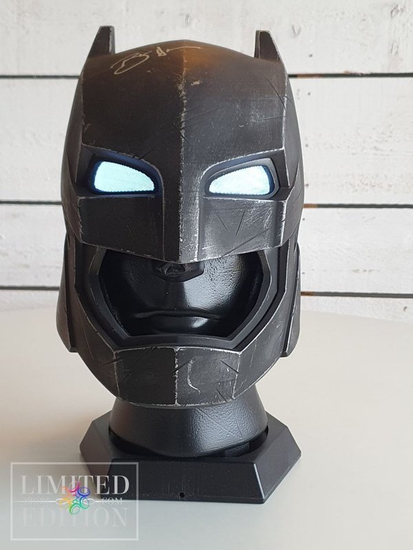 Batman mask 1:1 signed by Ben Affleck