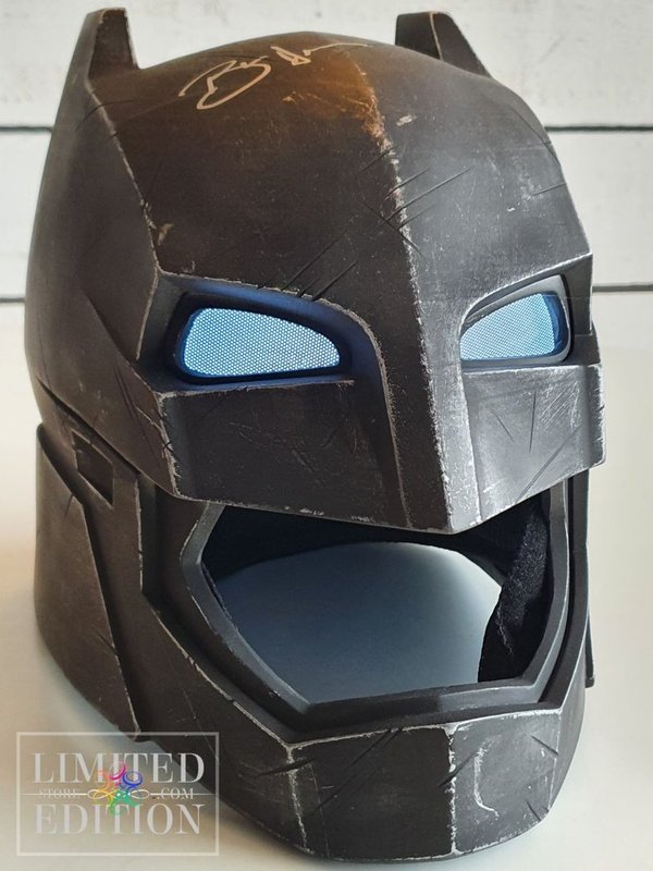Masque Batman échelle 1:1 signé par Ben Affleck