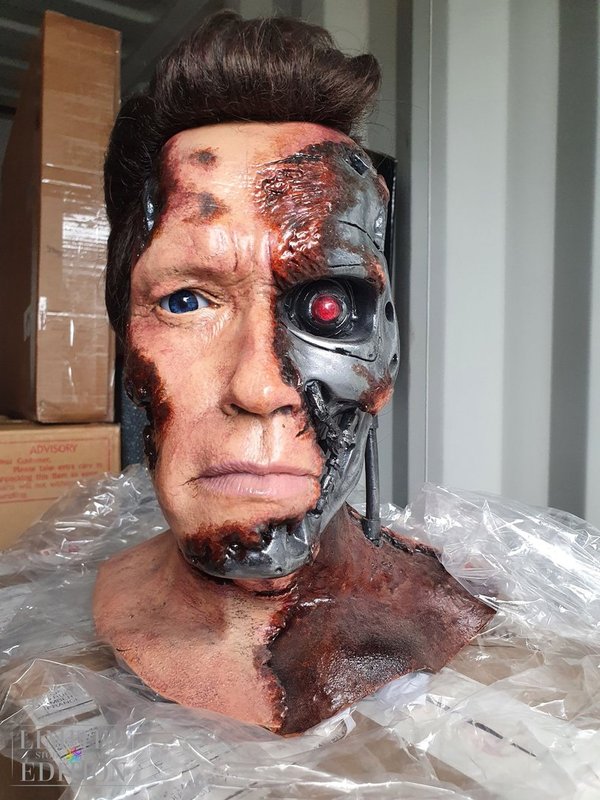 Pièce unique Buste Terminator signé par Arnold Schwarzenegger