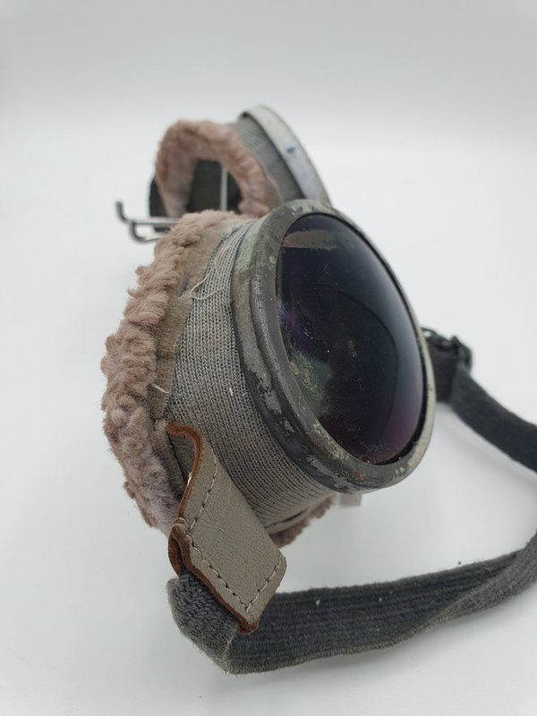 7 years in Tibet screen used snow goggles